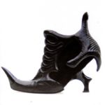 Sapato Hommage Ã  Giger no livro 50 Sapatos que Mudaram o Mundo.