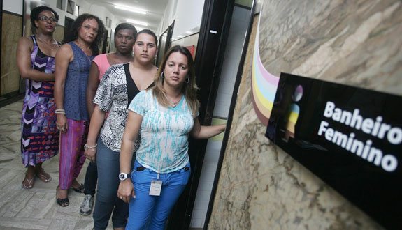 Sex Drops | Sobre polÃªmica de banheiro LGBT, aplicativo sexy para iPhone e outros