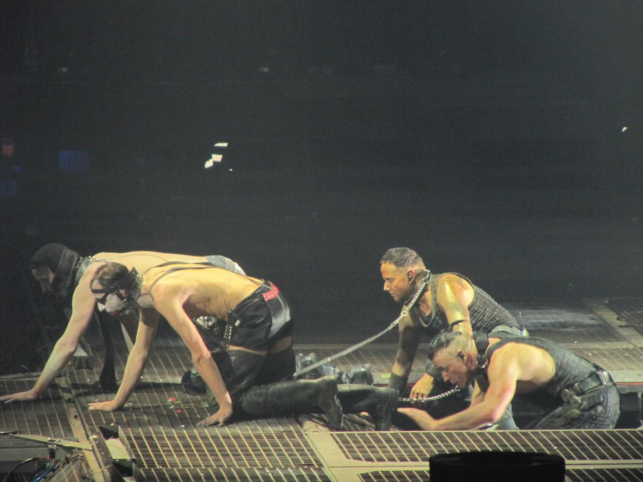 DominaÃ§Ã£o e Sadomasoquismo em Buck Dich do Rammstein