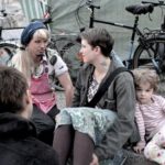 Transgenialer 2012 - Parada Queer - Berlin - reflexão sobre o gênero: nessa famÃlia o pai se vestiu de mulher.