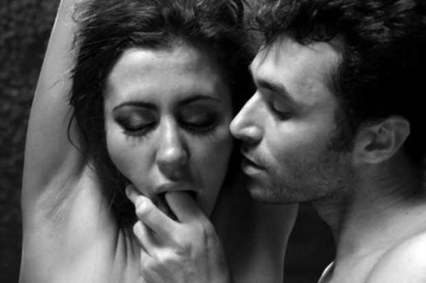 Link: A garota que gozou chupando os dedos, no Papo de Homem