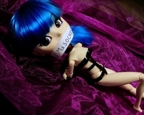 A Boneca Masoquista